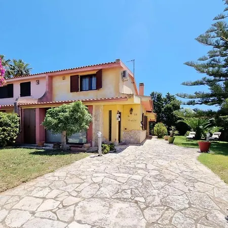 Lovely House With Garden *